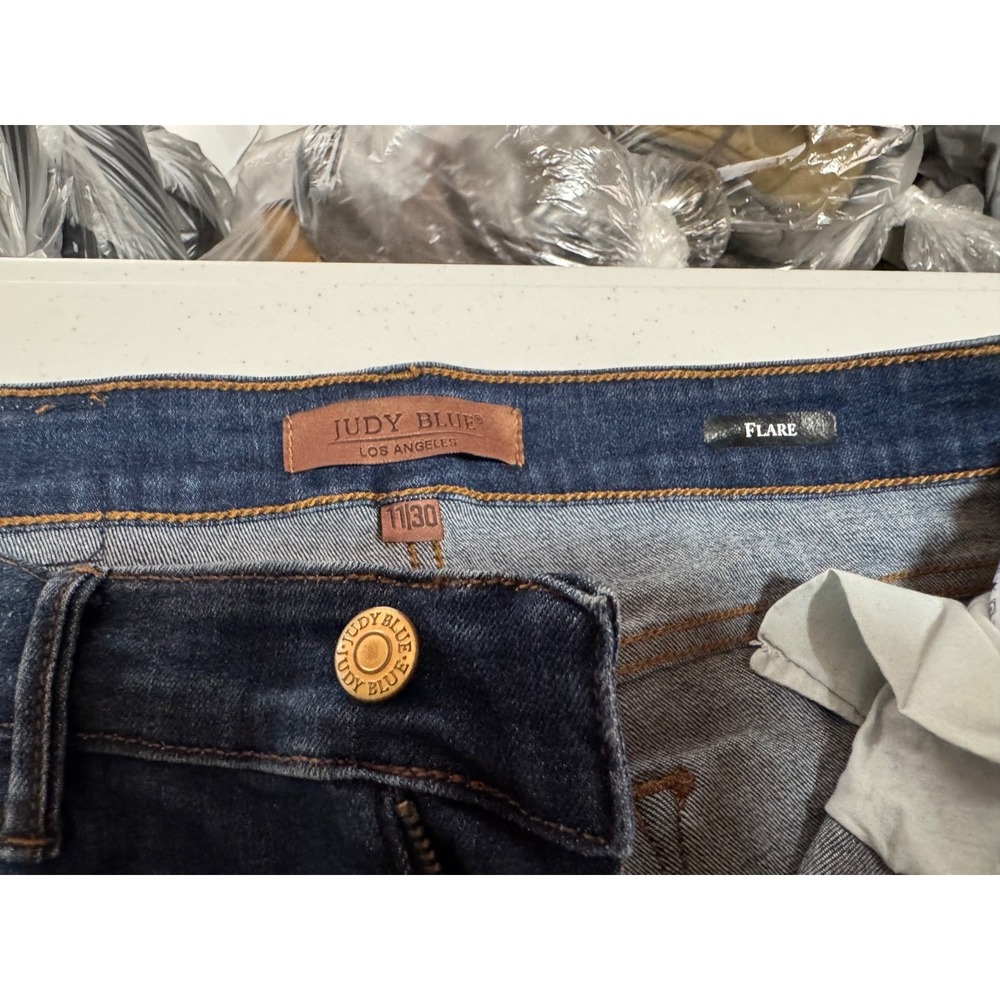 Judy Blue Flare Jeans Womens 11/30 Blue Mid Rise Stretch Raw Hem Boho Denim k - Picture 2 of 5